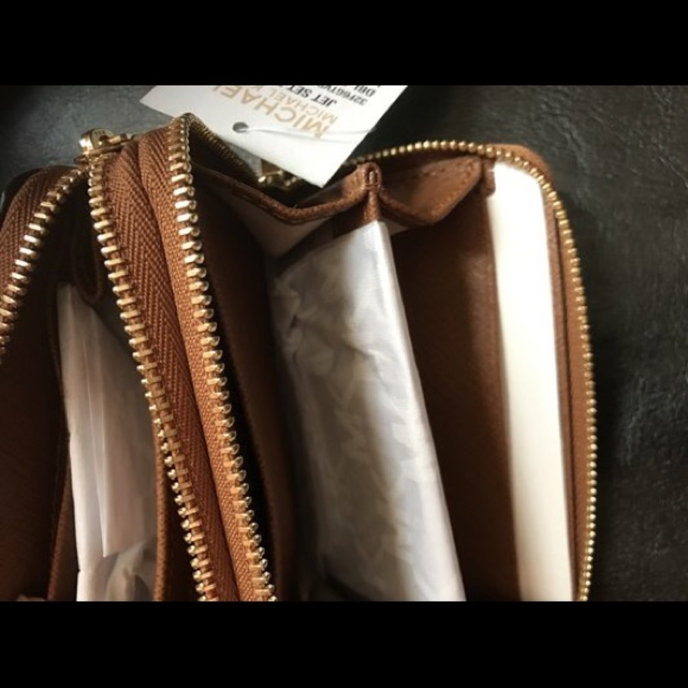 Michael Kors - Picture 3 of 6